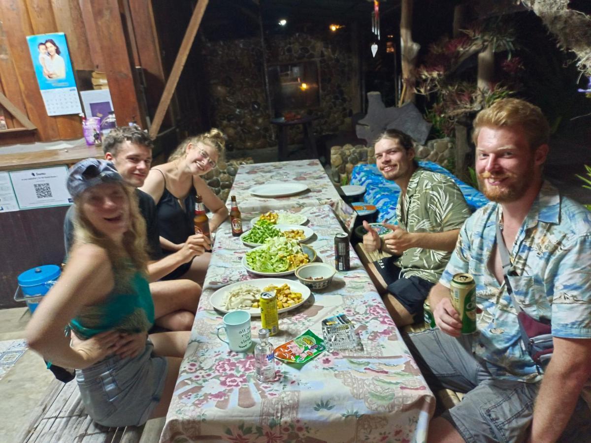 Sunny Tayai Hostel Pai Exterior photo